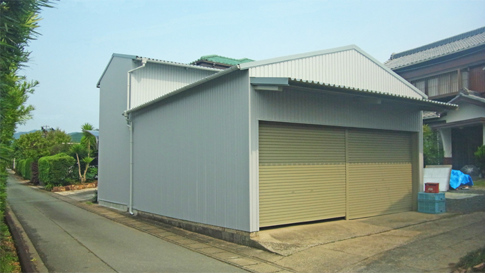 浜松市:倉庫の出入り口の配置変更と外壁トタン張替え工事 浜松市:倉庫の出入り口の配置変更と外壁トタン張替え工事
