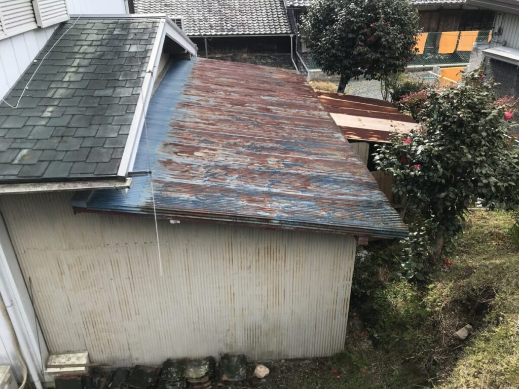小屋の屋根張替
