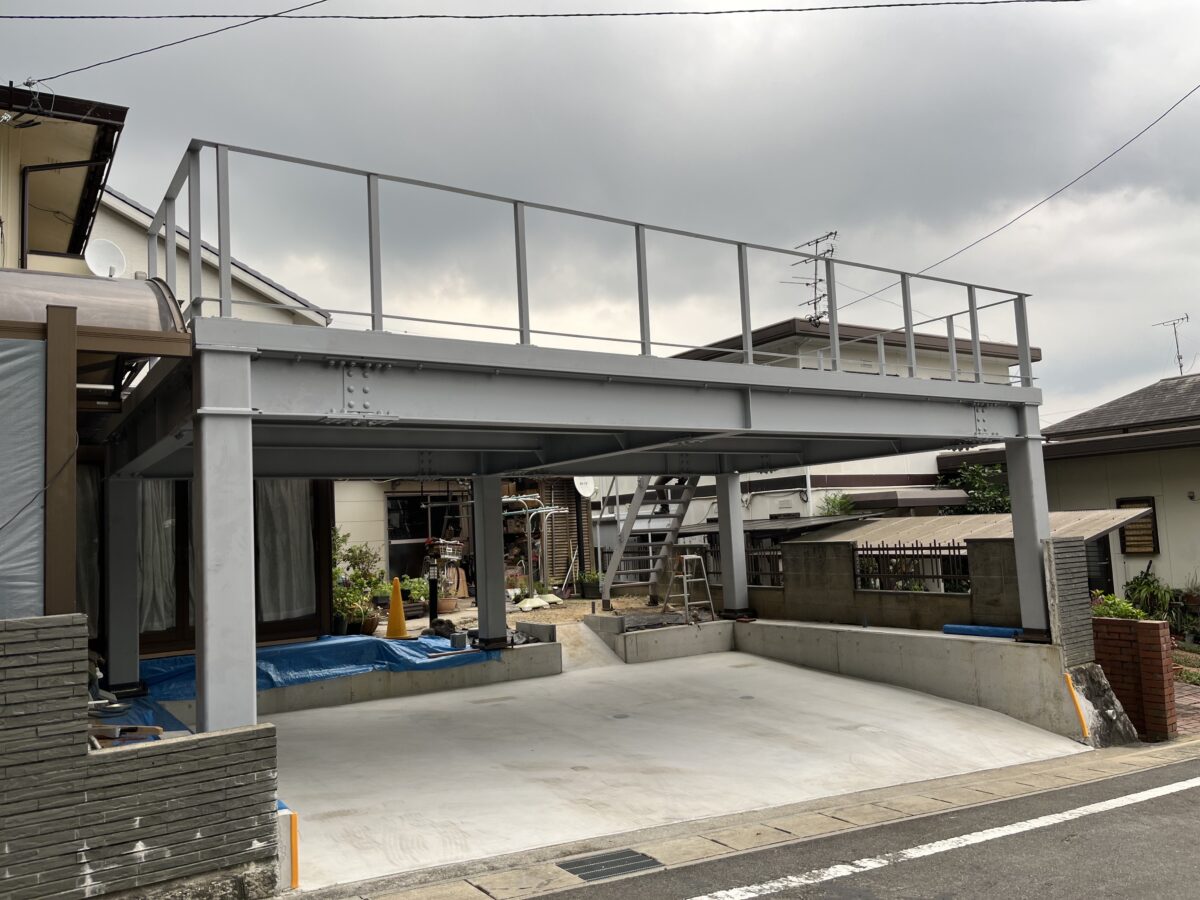 豊川市:重量鉄骨ガレージと家族で楽しめる空間を施工 豊川市:重量鉄骨ガレージと家族で楽しめる空間を施工