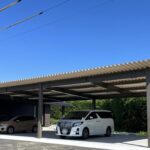 新城市：ガレージ屋根に太陽光発電が安心して積載できる重量鉄骨ガレージ
