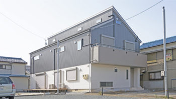 豊川市：重量鉄骨仕様のこだわりの間取り　二世帯住宅約60坪
