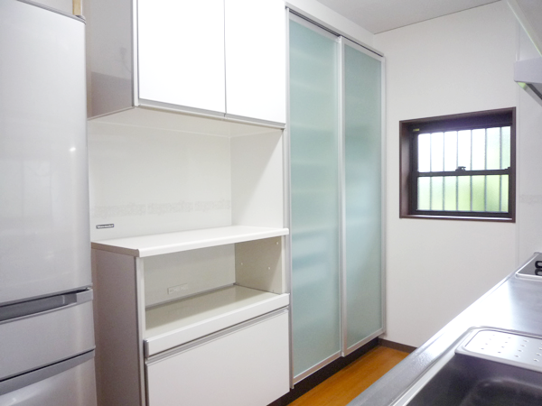 新城市:キッチンリフォームおよびリビングフロア張り替え工事 新城市:キッチンリフォームおよびリビングフロア張り替え工事