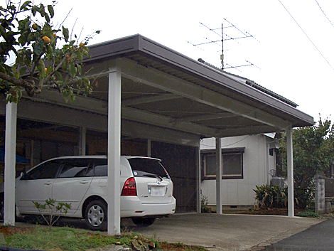 新城市:重量鉄骨で倉庫前に施工したガレージ新築工事 新城市:重量鉄骨で倉庫前に施工したガレージ新築工事