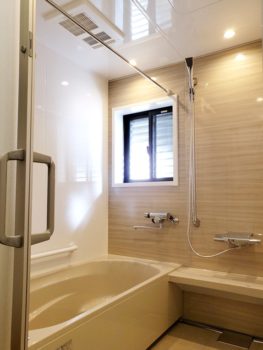 新城市：断熱性の高い暖かく快適な浴室にリフォーム