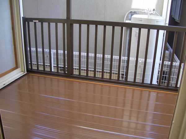 新城市:エクステリアリフォーム:テラスデッキとポリカ屋根の取り付け 新城市:エクステリアリフォーム:テラスデッキとポリカ屋根の取り付け