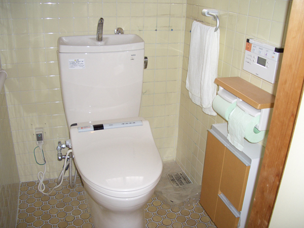 新城市:トイレリフォーム:TOTOウォシュレットに取替え 新城市:トイレリフォーム:TOTOウォシュレットに取替え