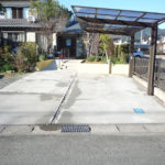 玄関までの通路をコンクリート打ち、カーポートを取り付け工事 玄関までの通路をコンクリート打ち、カーポートを取り付け工事